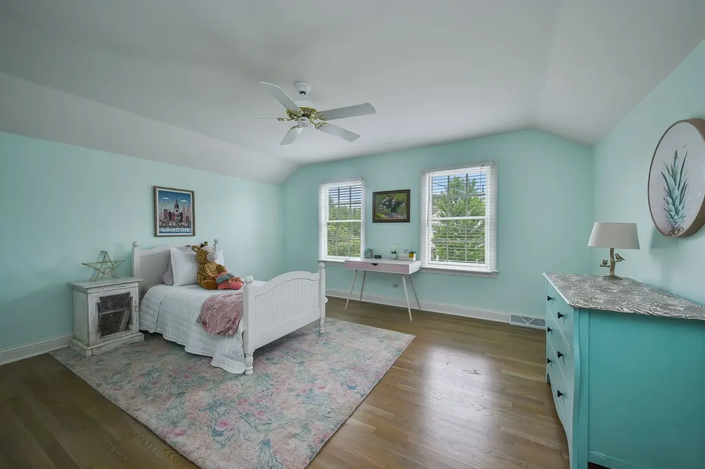 707 Gary Court Wheaton IL 60187
