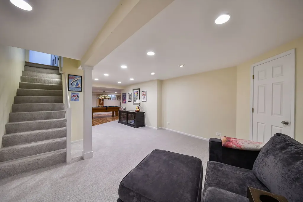 707 Gary Court Wheaton IL 60187
