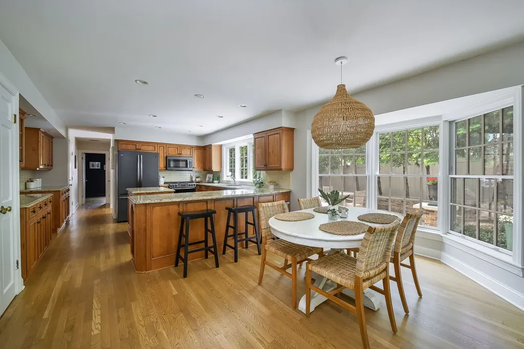 707 Gary Court Wheaton IL 60187