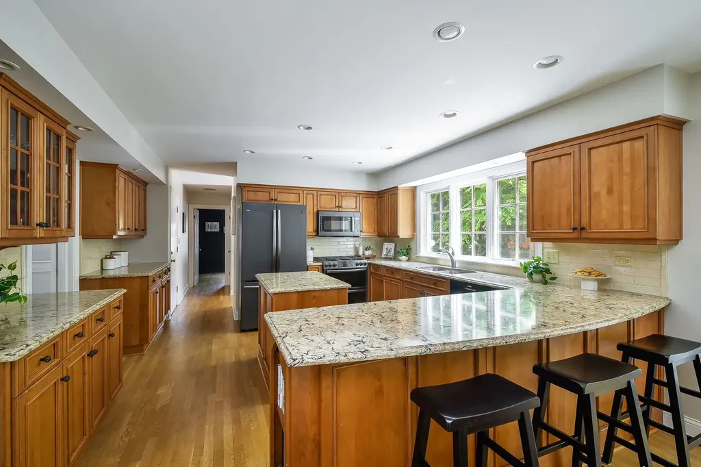707 Gary Court Wheaton IL 60187