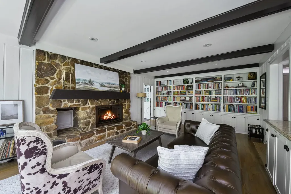 707 Gary Court Wheaton IL 60187