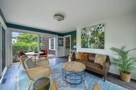 707 Gary Court Wheaton IL 60187
