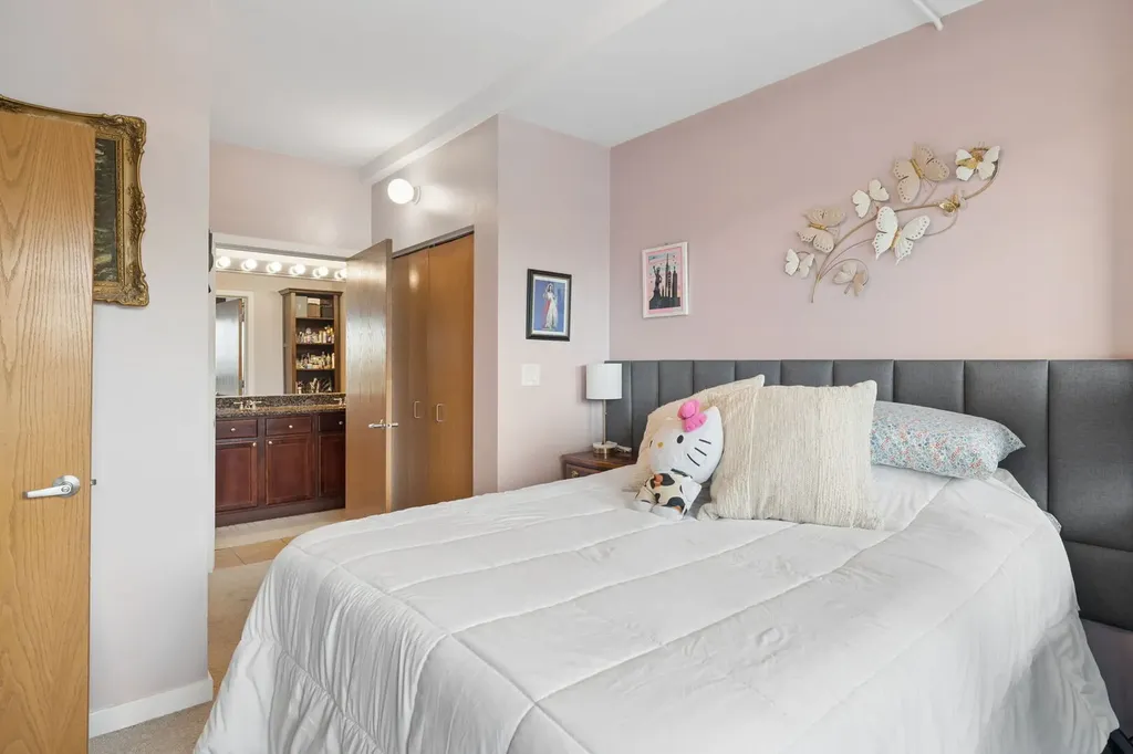 1610 West Fullerton Avenue Chicago IL 60614