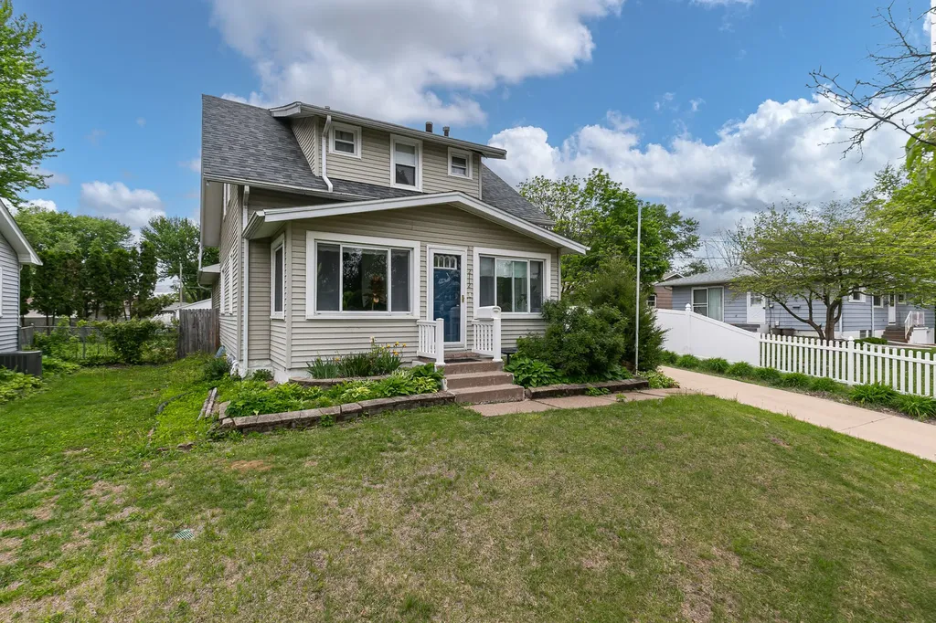 2112 32ND Street Rock Island IL 61201