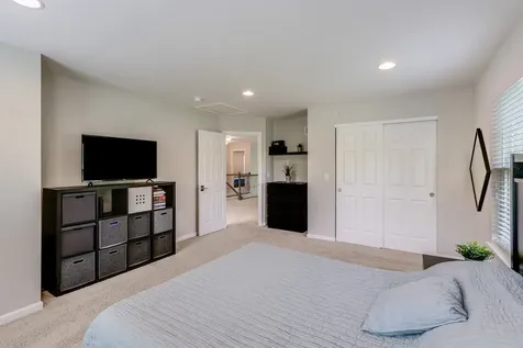 1612 Bur Oak Drive Hoffman Estates IL 60192