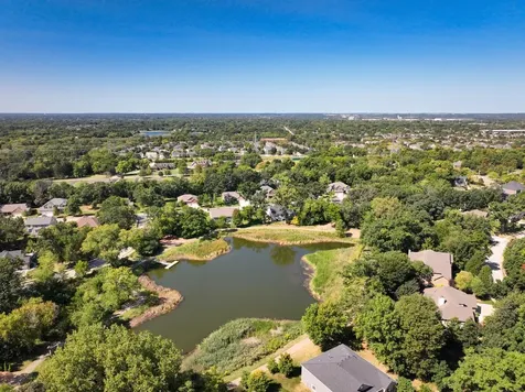 1612 Bur Oak Drive Hoffman Estates IL 60192