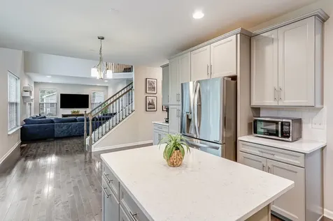 1612 Bur Oak Drive Hoffman Estates IL 60192