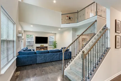 1612 Bur Oak Drive Hoffman Estates IL 60192