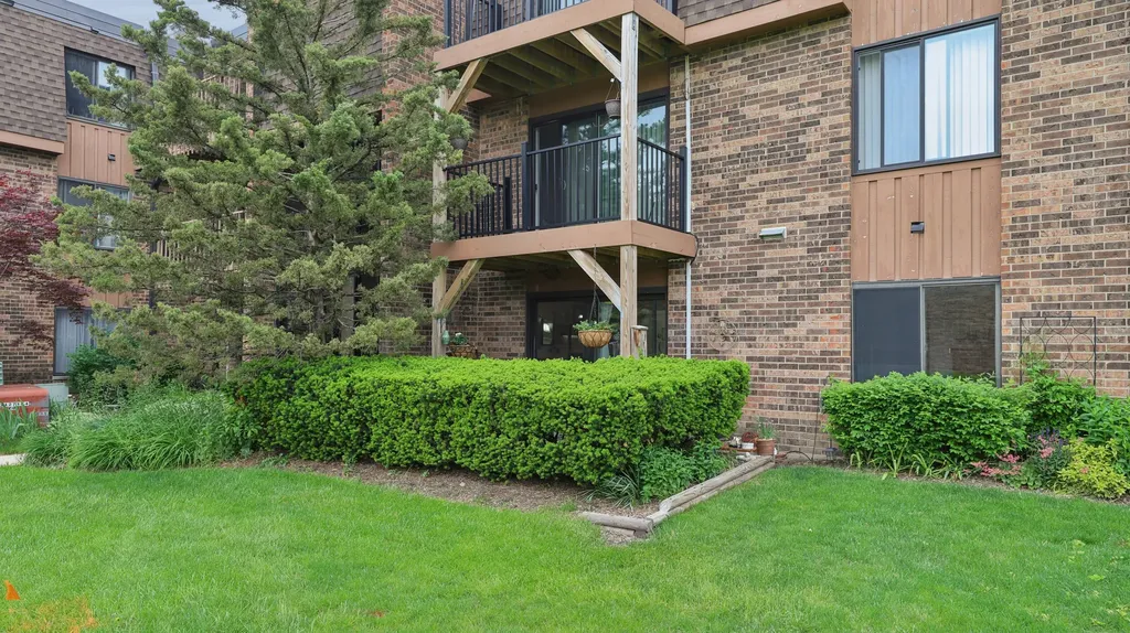 608 Waterford Road Schaumburg IL 60193