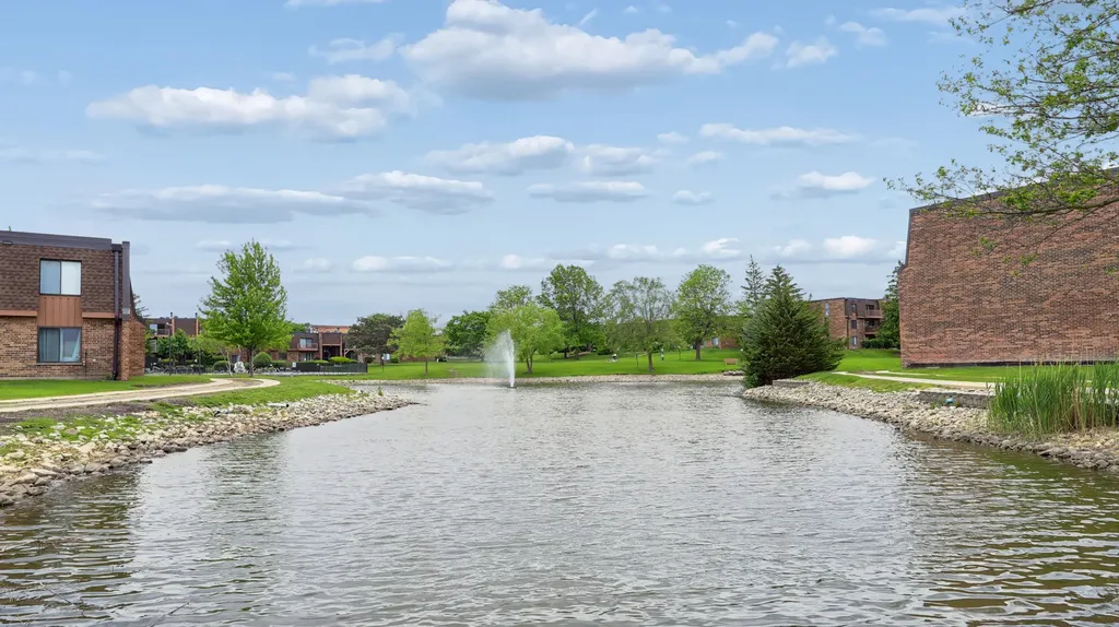 608 Waterford Road Schaumburg IL 60193