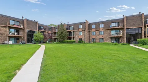 608 Waterford Road Schaumburg IL 60193