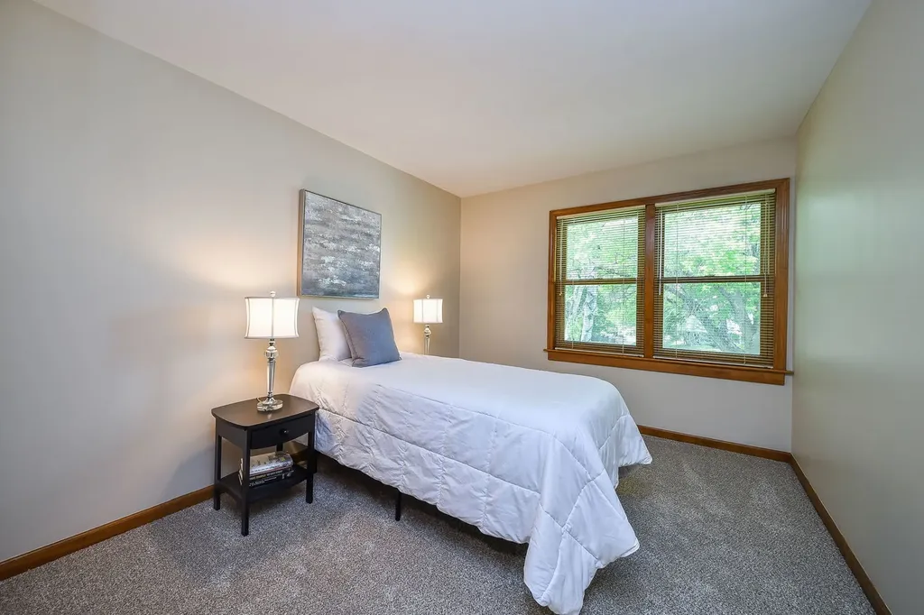 2264 Briarhill Drive Naperville IL 60565
