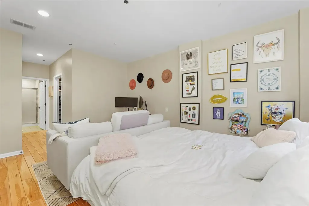 33 West Huron Street Chicago IL 60654