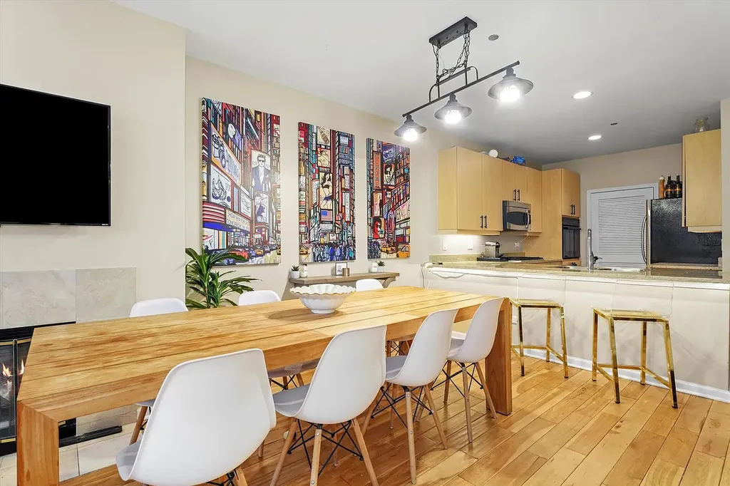 33 West Huron Street Chicago IL 60654