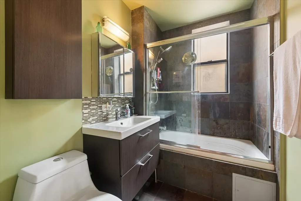 5353 North Kenmore Avenue Chicago IL 60640