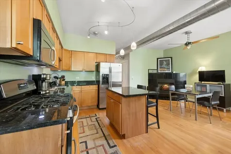 5353 North Kenmore Avenue Chicago IL 60640