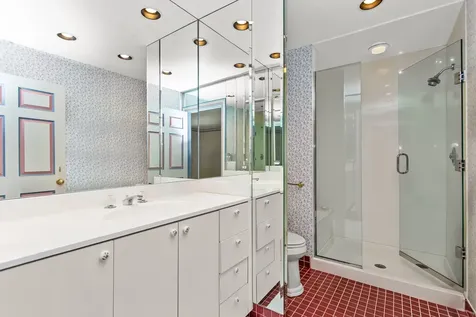 22 Regent Wood Road Northfield IL 60093