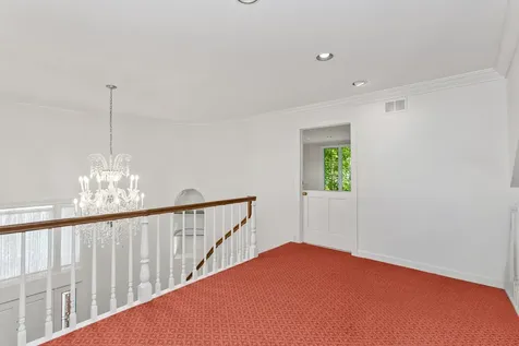 22 Regent Wood Road Northfield IL 60093