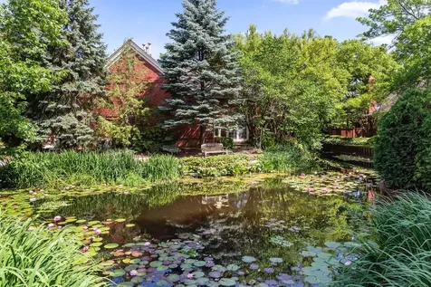 22 Regent Wood Road Northfield IL 60093
