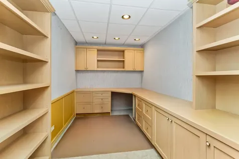 22 Regent Wood Road Northfield IL 60093