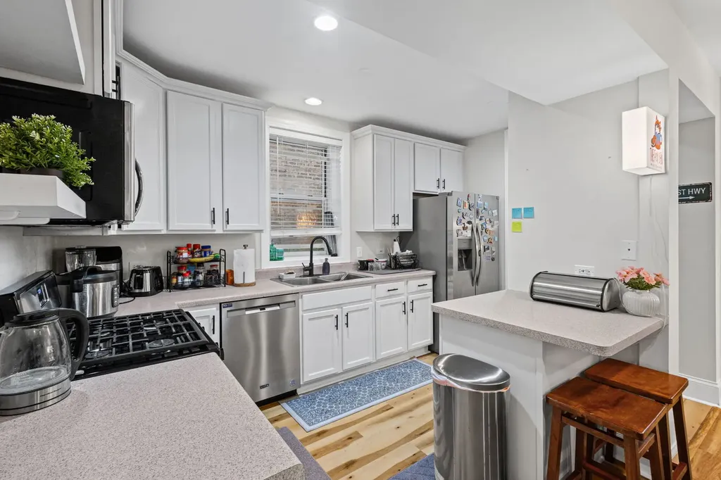 2642 North Talman Avenue Chicago IL 60647