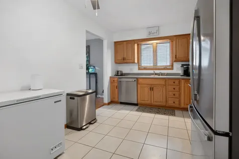 32 Kenfield Circle Bloomington IL 61704