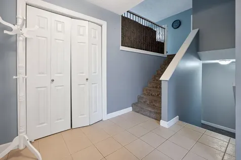 32 Kenfield Circle Bloomington IL 61704
