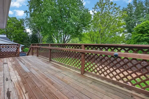 32 Kenfield Circle Bloomington IL 61704