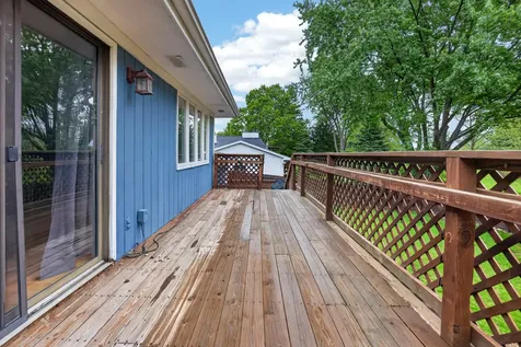 32 Kenfield Circle Bloomington IL 61704