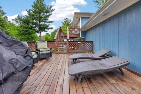 32 Kenfield Circle Bloomington IL 61704