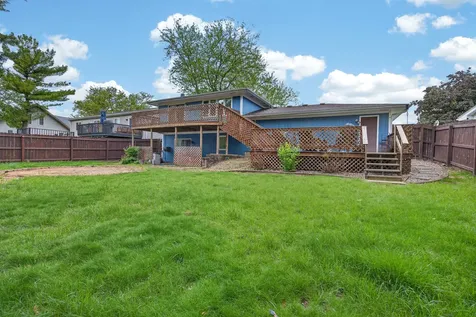 32 Kenfield Circle Bloomington IL 61704