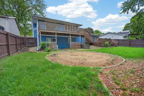 32 Kenfield Circle Bloomington IL 61704