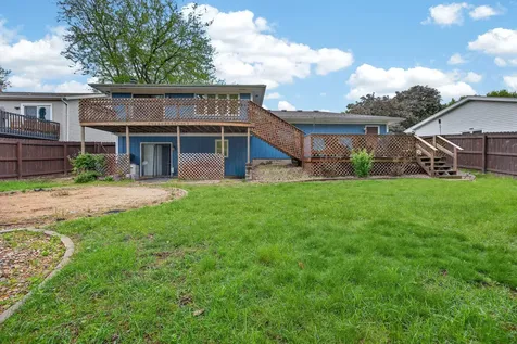 32 Kenfield Circle Bloomington IL 61704