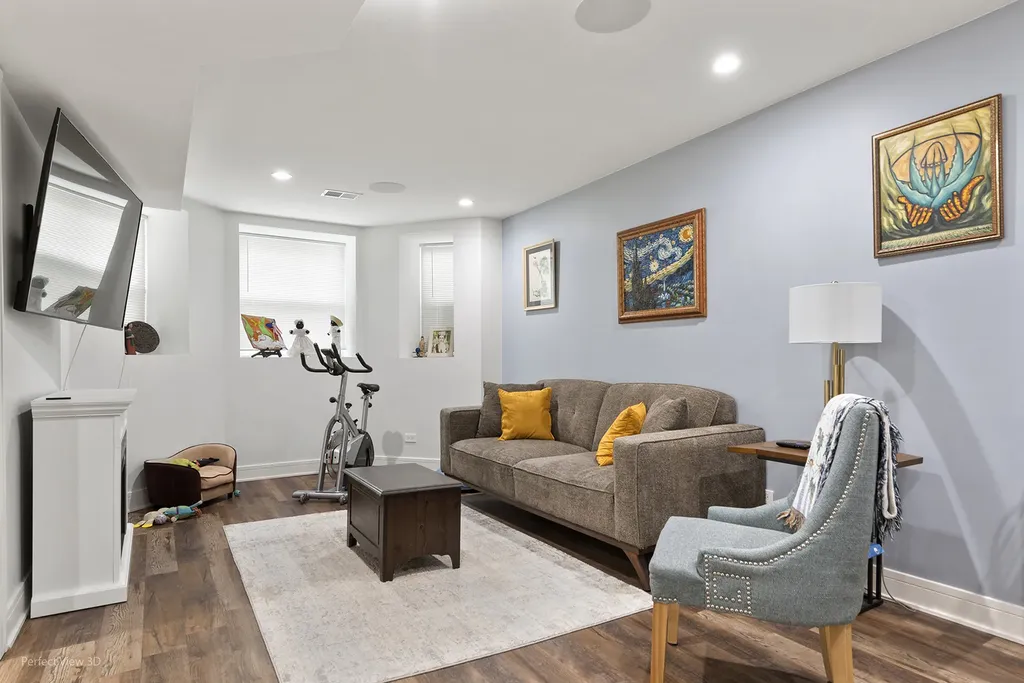 2825 West Walnut Street Chicago IL 60612