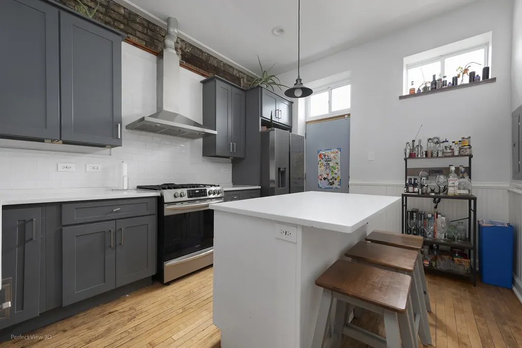 2825 West Walnut Street Chicago IL 60612