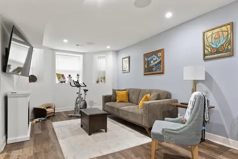 2825 West Walnut Street Chicago IL 60612