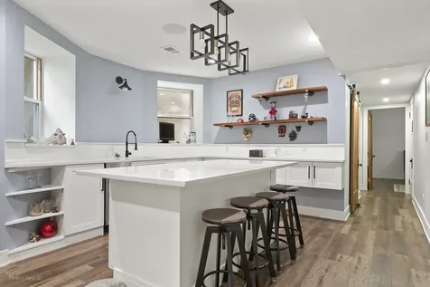 2825 West Walnut Street Chicago IL 60612