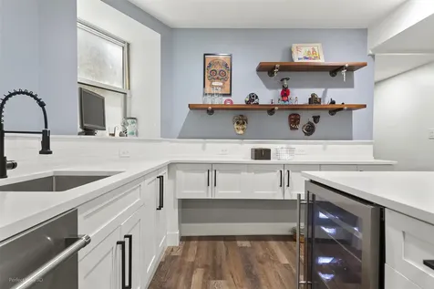2825 West Walnut Street Chicago IL 60612