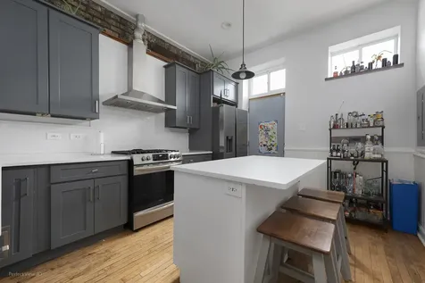 2825 West Walnut Street Chicago IL 60612