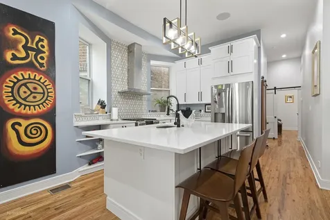 2825 West Walnut Street Chicago IL 60612