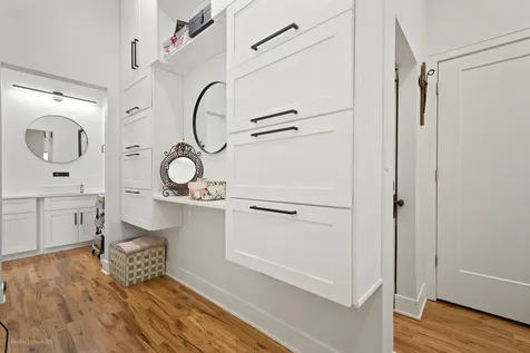 2825 West Walnut Street Chicago IL 60612