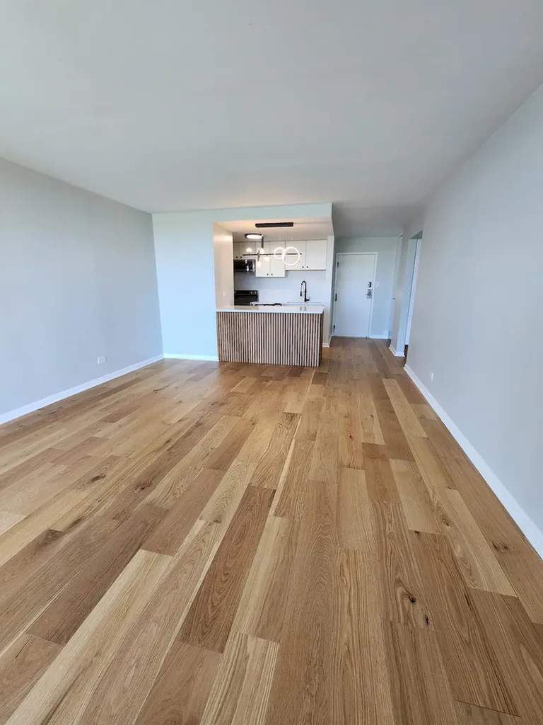 2015 South Finley Road S Lombard IL 60148
