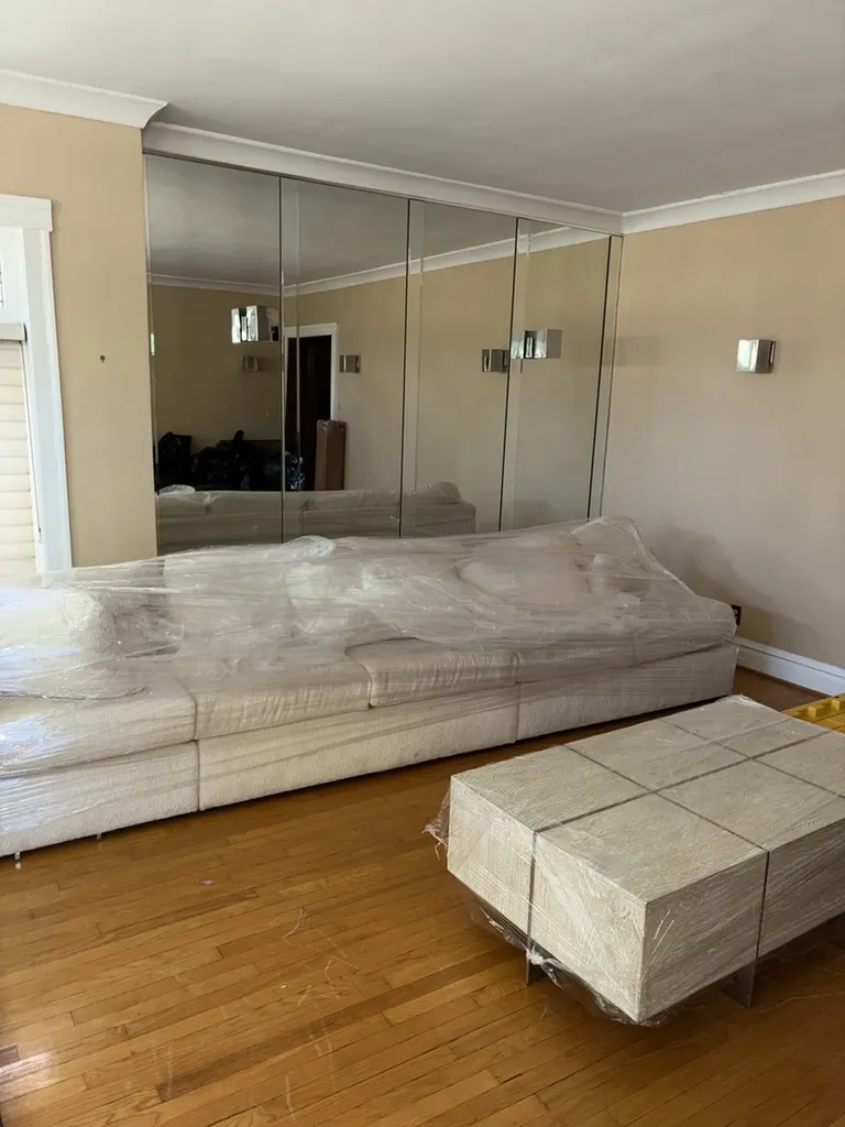 7718 South Bennett Avenue Chicago IL 60649