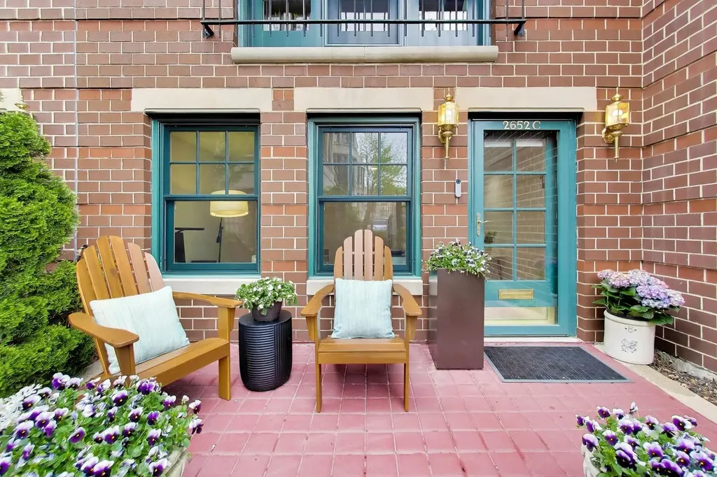2652 North Southport Avenue Chicago IL 60614