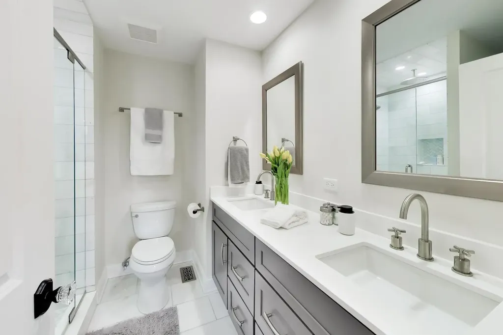 2652 North Southport Avenue Chicago IL 60614
