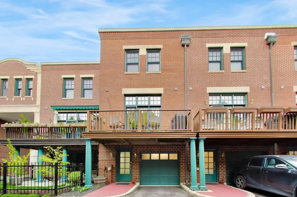 2652 North Southport Avenue Chicago IL 60614