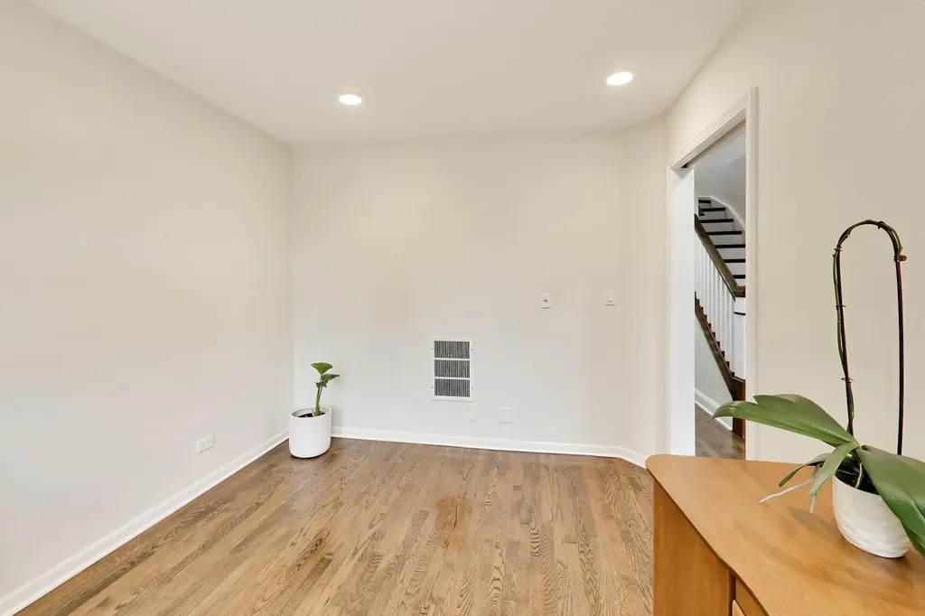 2652 North Southport Avenue Chicago IL 60614