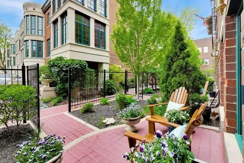 2652 North Southport Avenue Chicago IL 60614