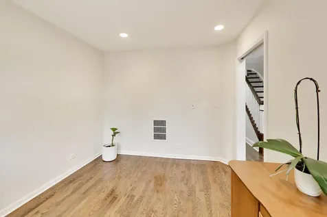 2652 North Southport Avenue Chicago IL 60614