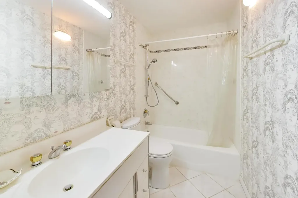 100 East Walton Street Chicago IL 60611